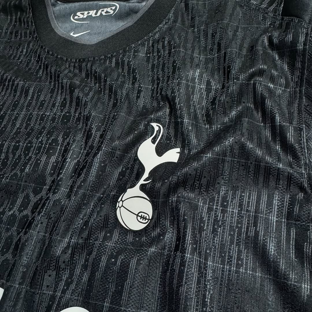Tottenham Hotspur 2025/26 Away kit