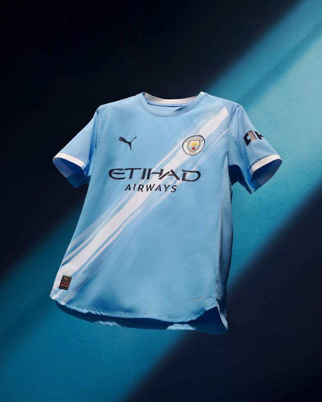 Manchester City 2025/26 home kit