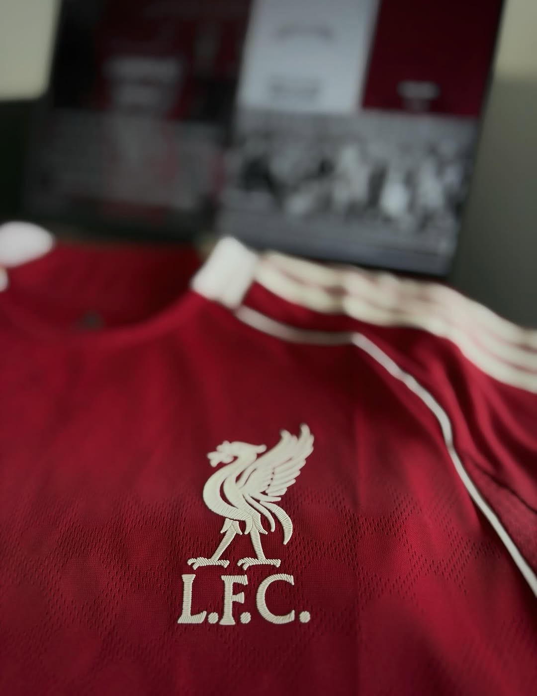 Liverpool 2025/26 Home Kit